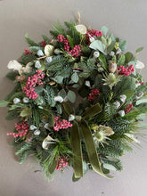 Load image into Gallery viewer, Happy Bees Christmas wreath workshop 2025