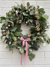 Load image into Gallery viewer, Happy Bees Christmas wreath workshop 2025