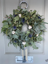 Load image into Gallery viewer, Happy Bees Christmas wreath workshop

