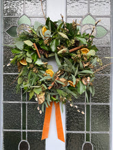 Load image into Gallery viewer, Happy Bees Christmas wreath workshop
